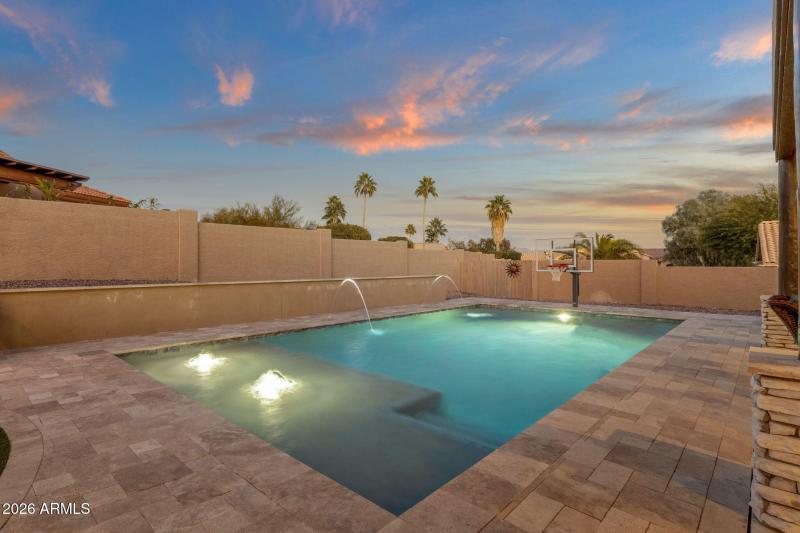 61-web-or-mls-16542-e-oxford-dr