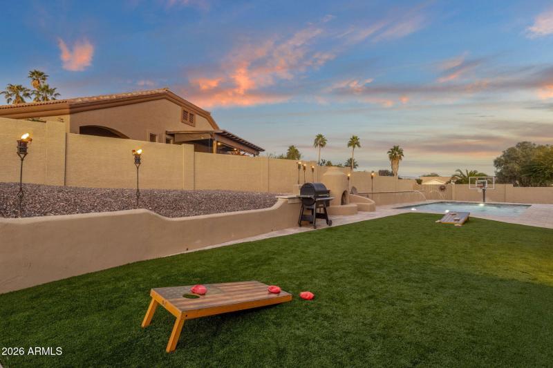 64-web-or-mls-16542-e-oxford-dr