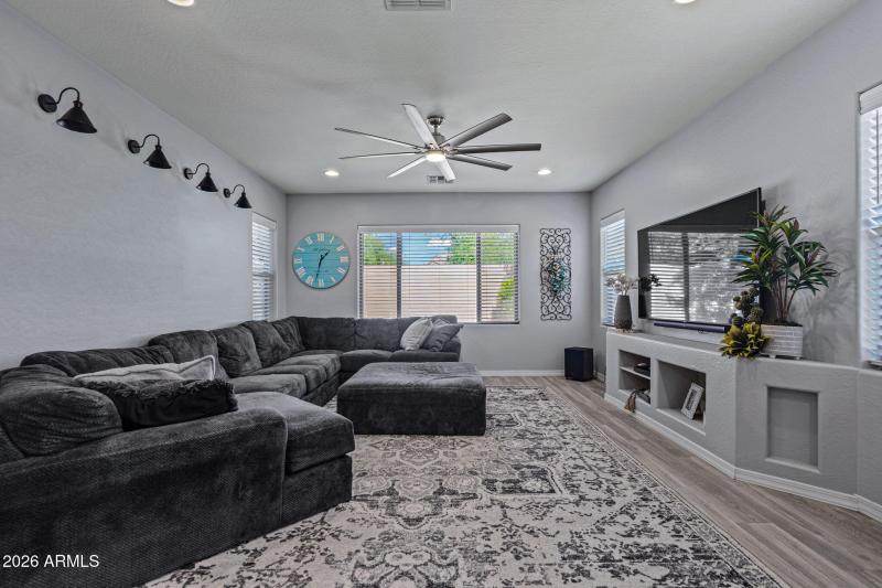 15-web-or-mls-9238 W Buckhorn Trail Revi