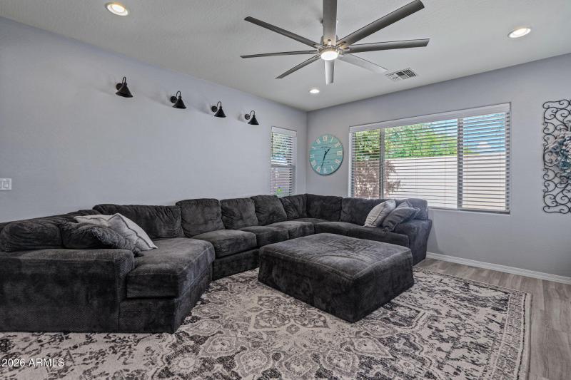 16-web-or-mls-9238 W Buckhorn Trail Revi