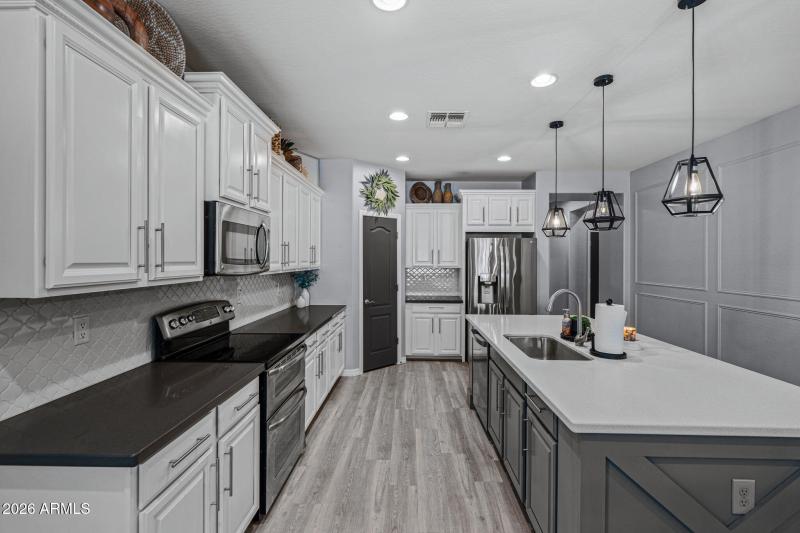 24-web-or-mls-9238 W Buckhorn Trail Revi