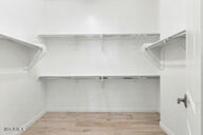 Lot 32 primary walkin