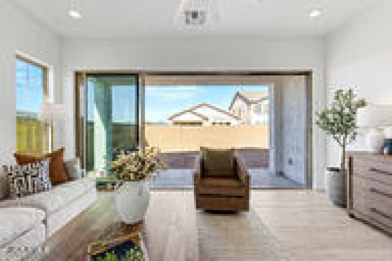 Lot 32 Wall of glass