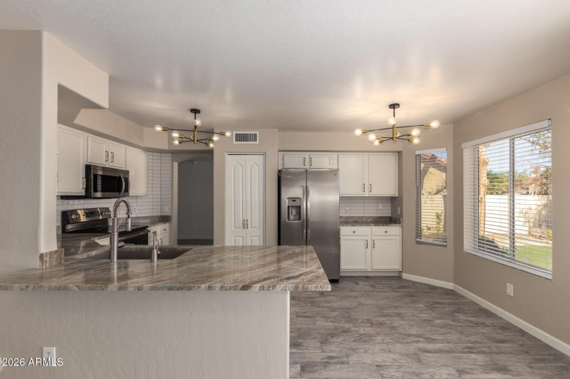 Kitchen/Eatin Kitchen