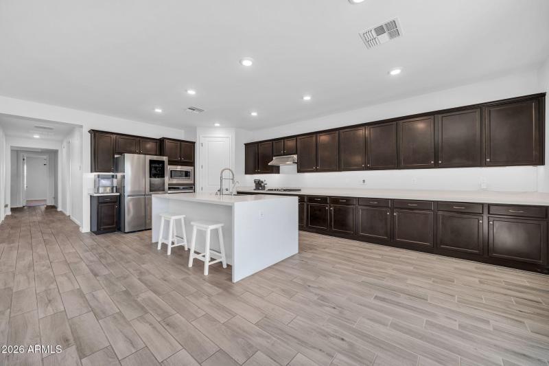 17259 W Butler Ave-18