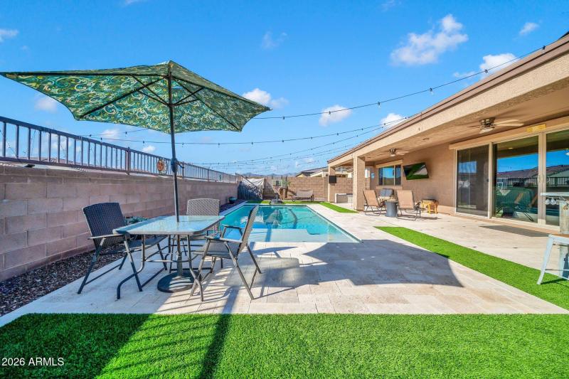 17259 W Butler Ave-47