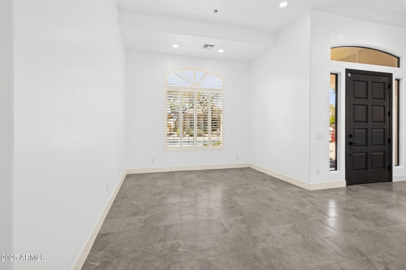 100-web-or-mls-22423-n-54th-pl