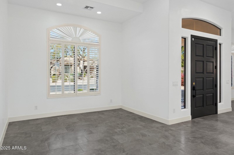 30-web-or-mls-22423-n-54th-pl