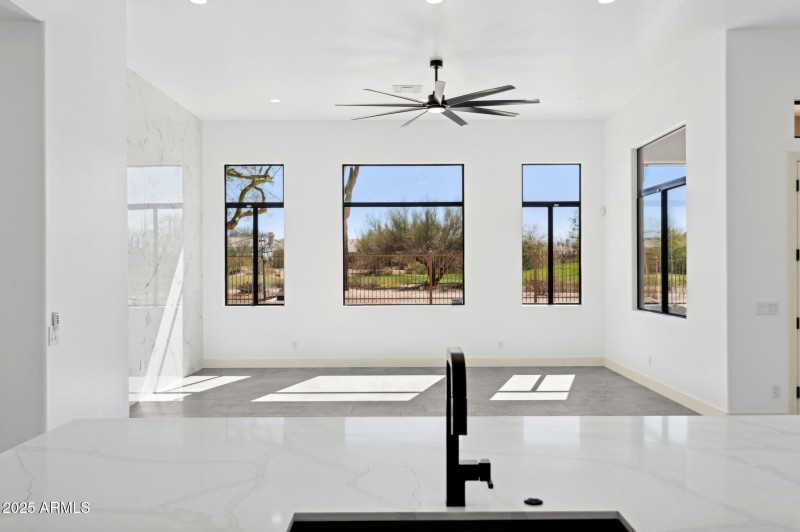 25-web-or-mls-22423-n-54th-pl