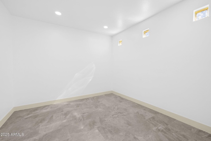 118-web-or-mls-22423-n-54th-pl