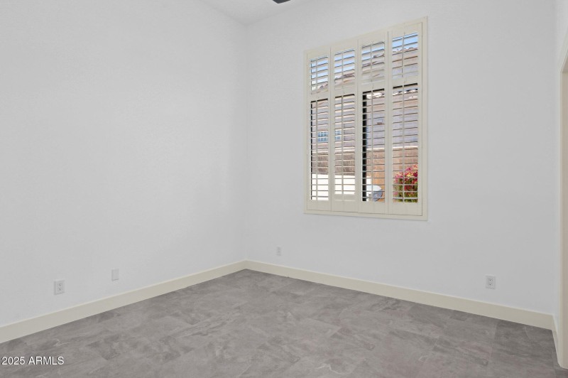 60-web-or-mls-22423-n-54th-pl