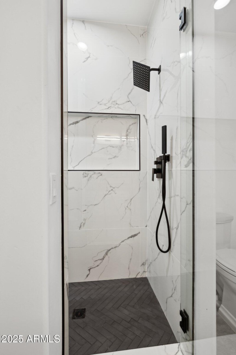 120-web-or-mls-22423-n-54th-pl