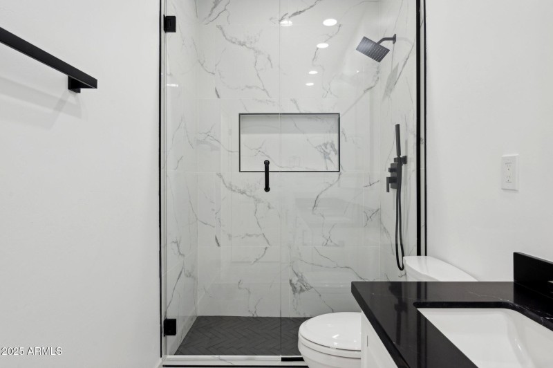 50-web-or-mls-22423-n-54th-pl