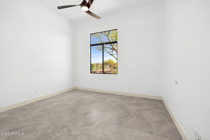 123-web-or-mls-22423-n-54th-pl