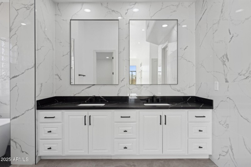 43-web-or-mls-22423-n-54th-pl