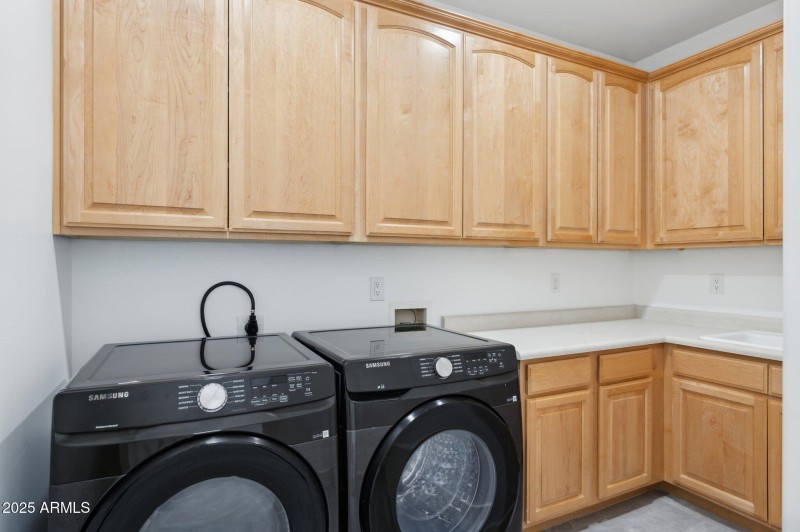 61-web-or-mls-22423-n-54th-pl