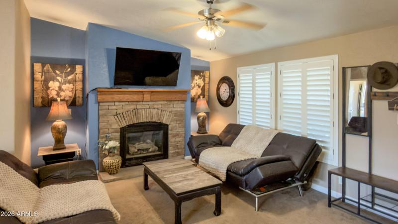 19-16101-N-El-Mirage-rd-343-living-room-