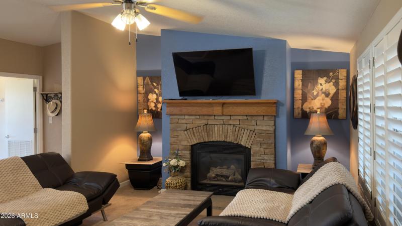 20-16101-N-El-Mirage-rd-343-living-room-