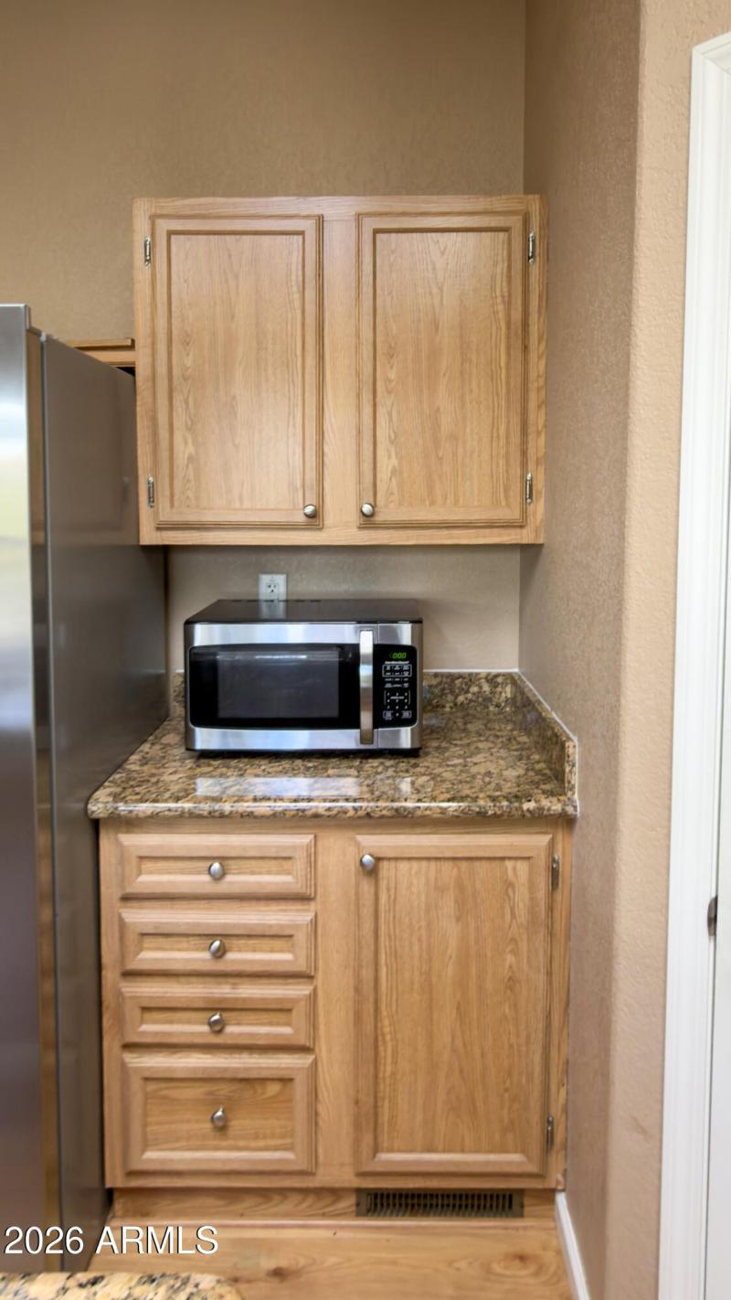 38-16101-N-El-Mirage-rd-343-kitchen-130