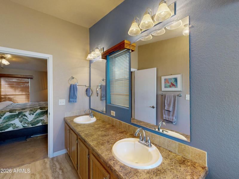 90-16101-N-El-Mirage-rd-343-bathroom-079