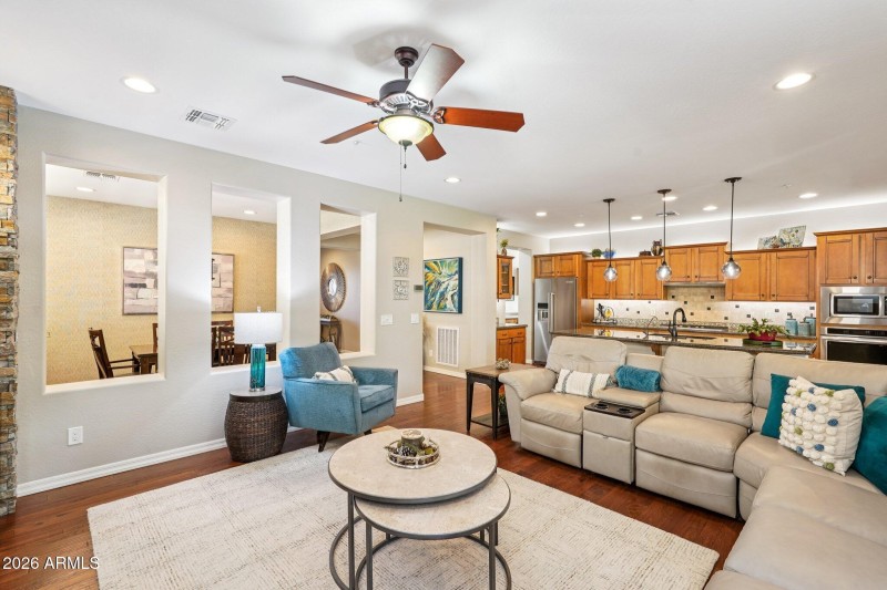 11-web-or-mls-N 127th Ln-S1301-011