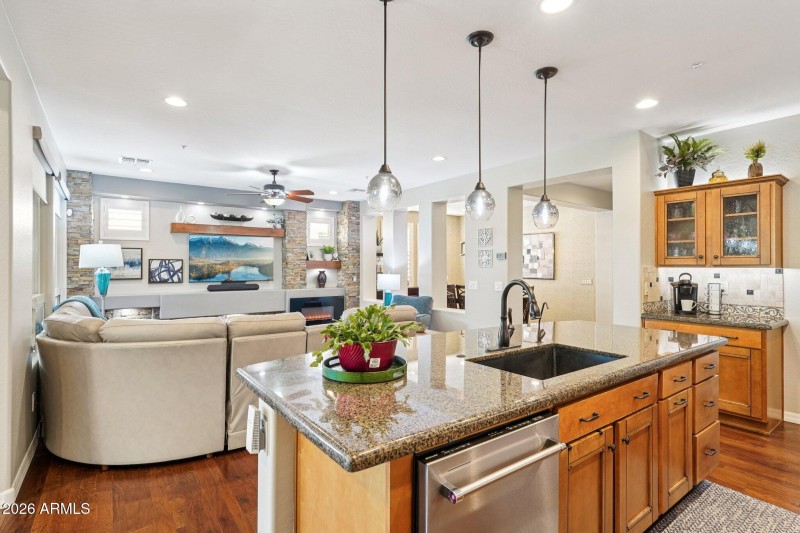 16-web-or-mls-N 127th Ln-S1301-016