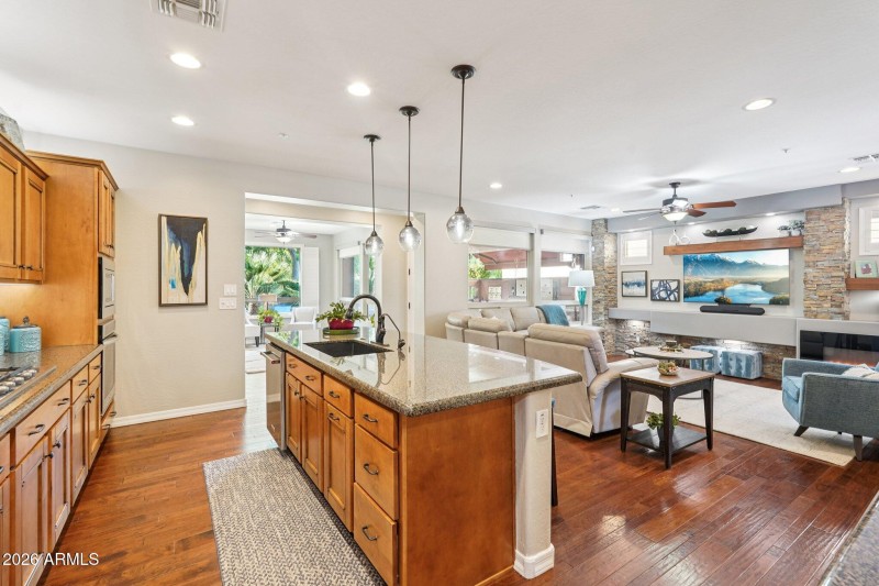 17-web-or-mls-N 127th Ln-S1301-017