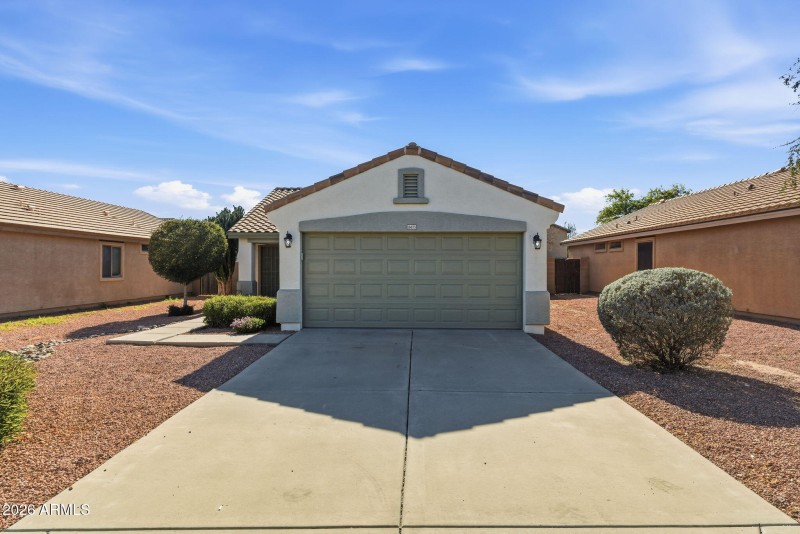 2-web-or-mls-16675 W Paradise Ln--3