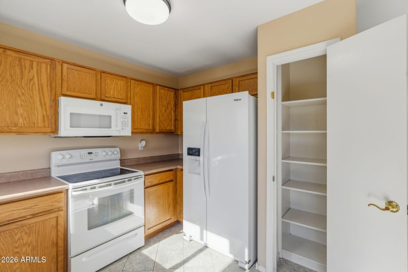 16-web-or-mls-16675 W Paradise Ln--14