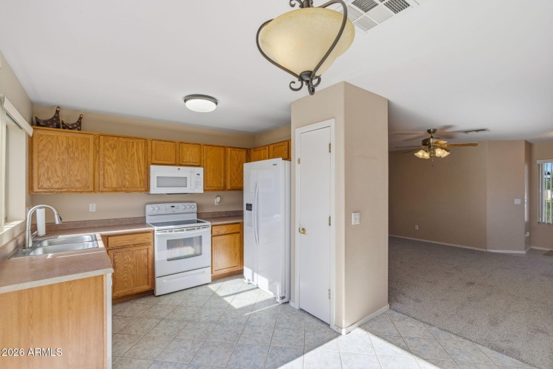 19-web-or-mls-16675 W Paradise Ln--10