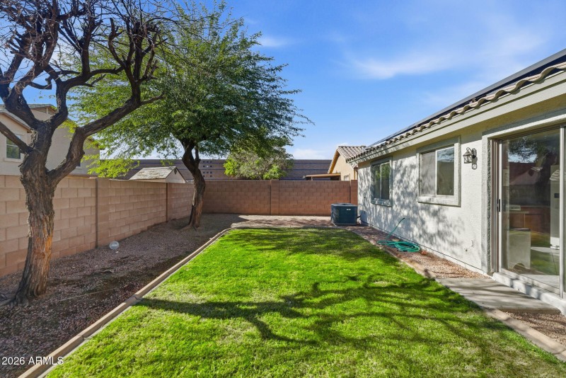 36-web-or-mls-16675 W Paradise Ln--25