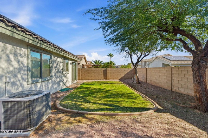 39-web-or-mls-16675 W Paradise Ln--29