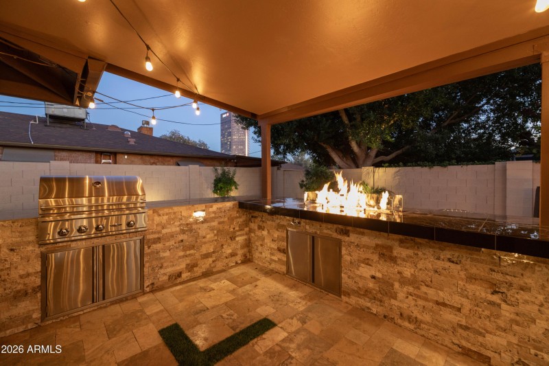 Outdoor Kitchen