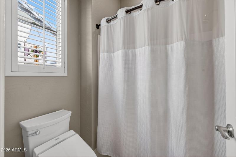 Guest Bathroom Tub/Shower