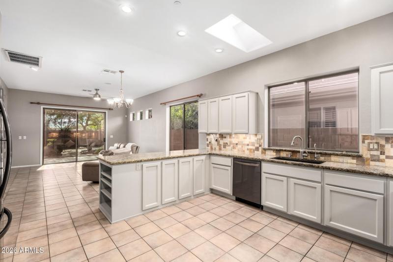 Great Kitchen for entertaining