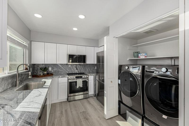 Emerald Scottsdale 10949 E Hope Dr 85259