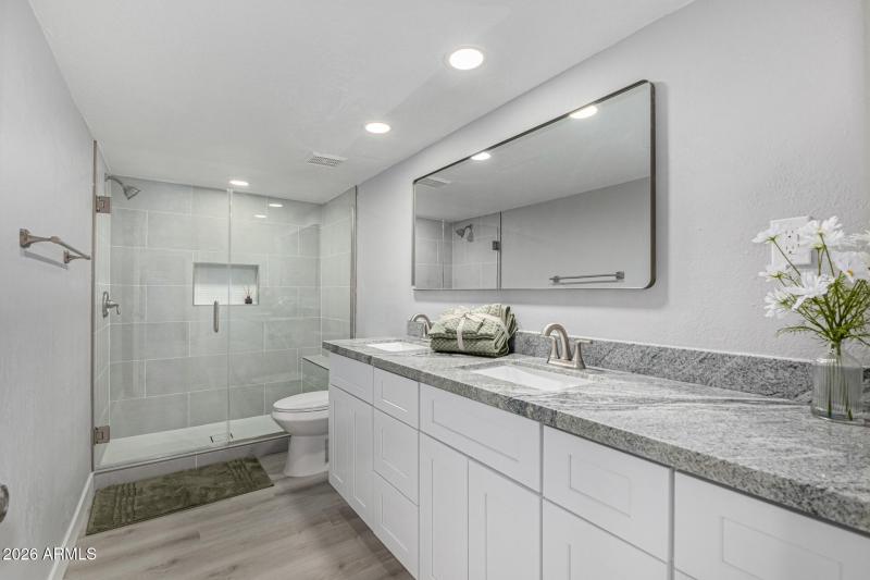 Emerald Scottsdale 10949 E Hope Dr 85259