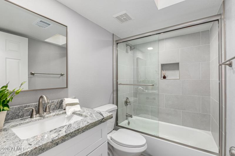 Emerald Scottsdale 10949 E Hope Dr 85259