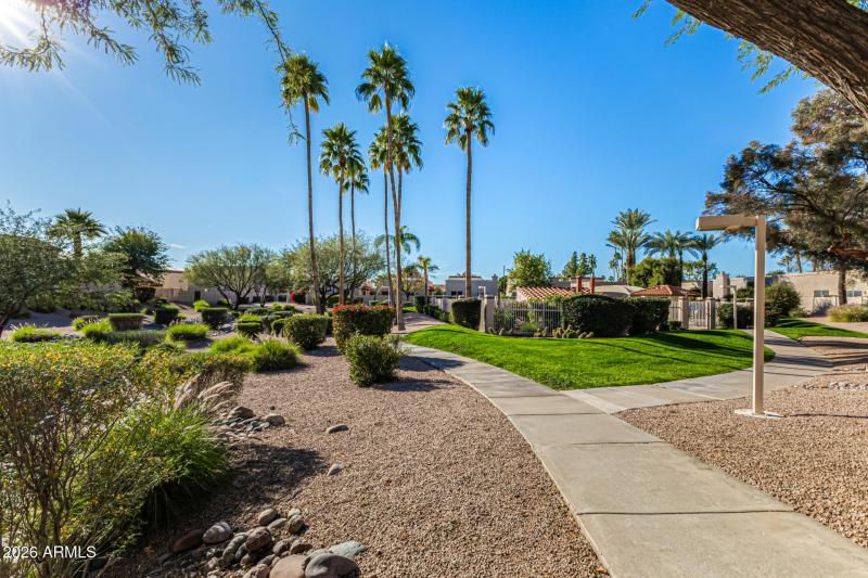 Emerald Scottsdale 10949 E Hope Dr 85259