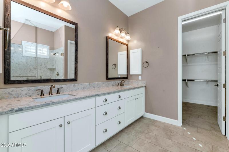 6919 E Russell St-large-017-034-6919 E R