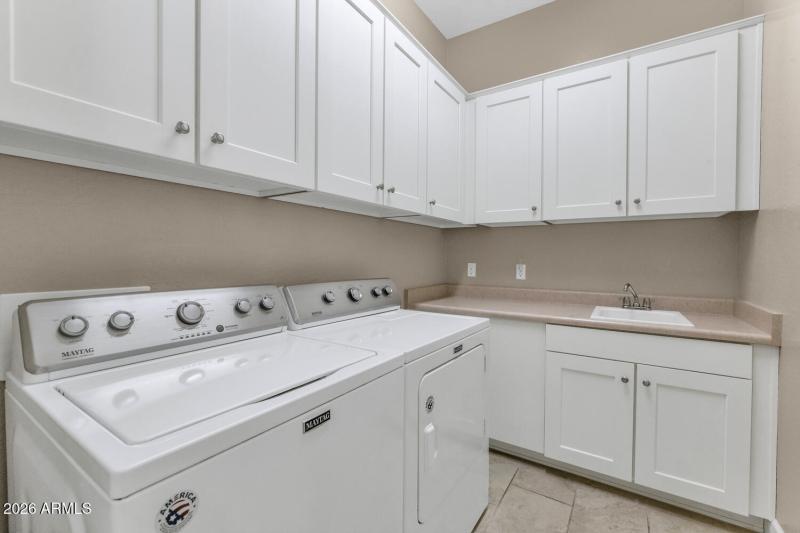 6919 E Russell St-large-025-038-6919 E R