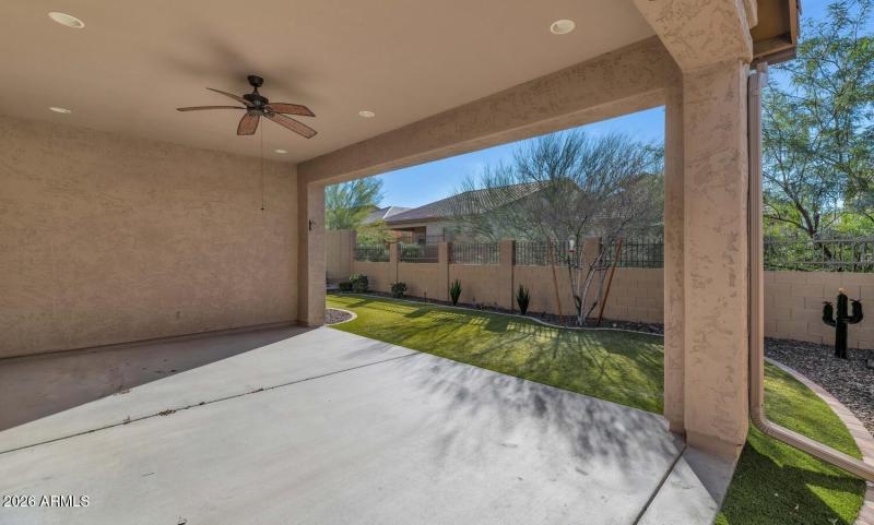 6919 E Russell St-large-028-014-6919 E R