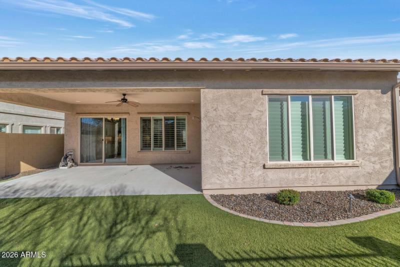 6919 E Russell St-large-029-030-6919 E R