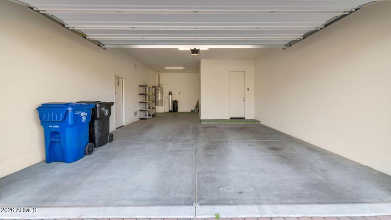 6919 E Russell St-large-031-009-6919 E R