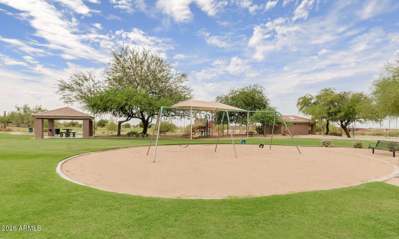 6919 E Russell St-large-035-003-6919 E R