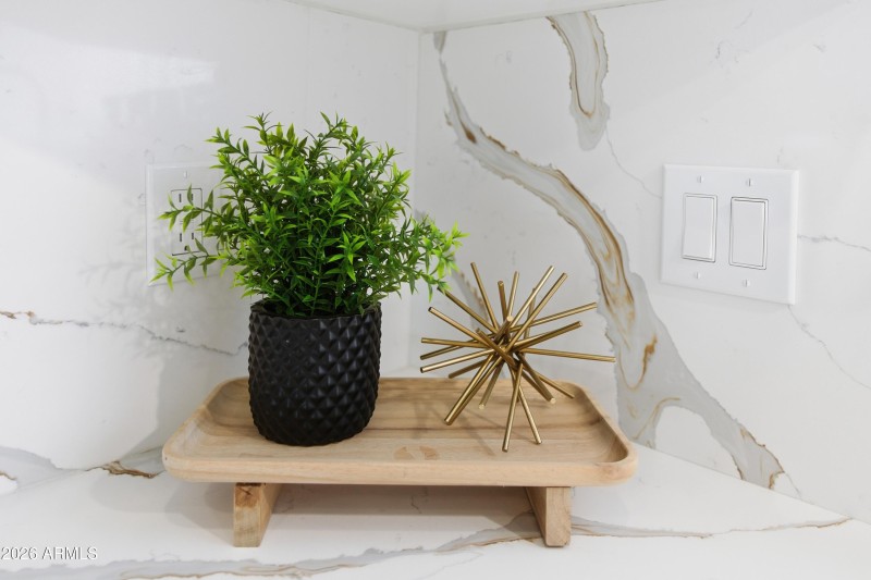 30-7761_E_Chaparral_Rd_30