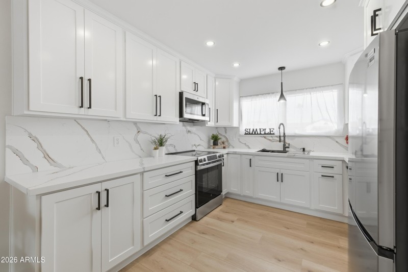 03-7761_E_Chaparral_Rd_2