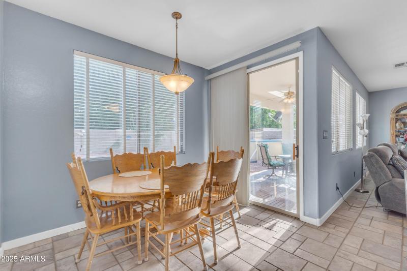 Eat-In Kitchen