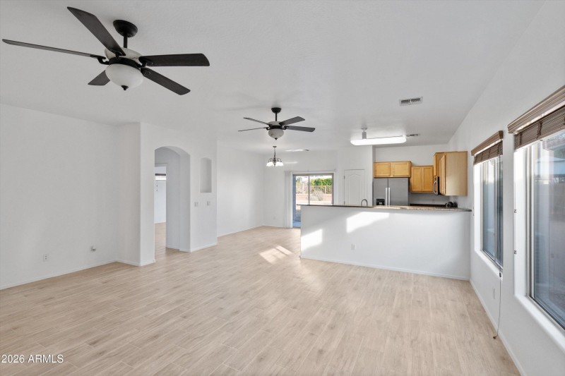 04-Family to Kitchen