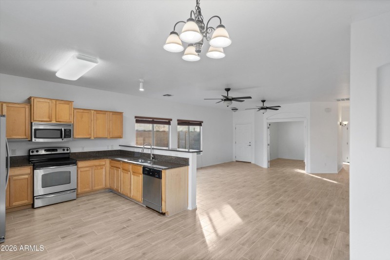 12-Dining to Kitchen